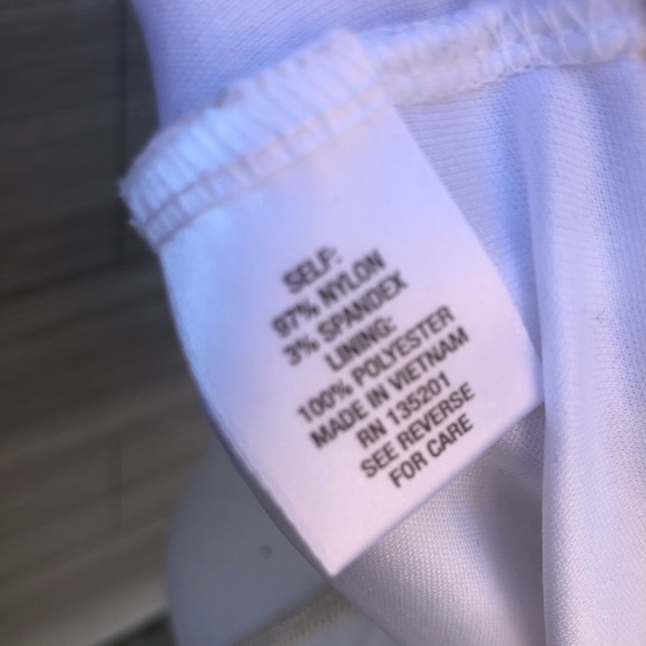 Roz & Ali lined blouse Size Medium - Picture 9 of 11